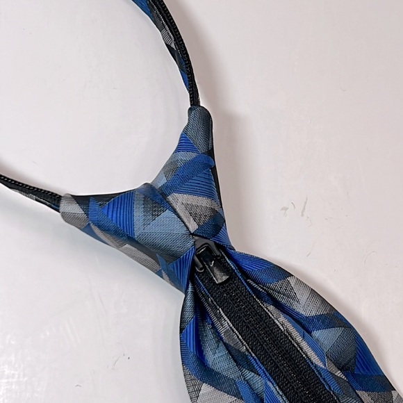 Zip Necktie - Picture 2 of 4